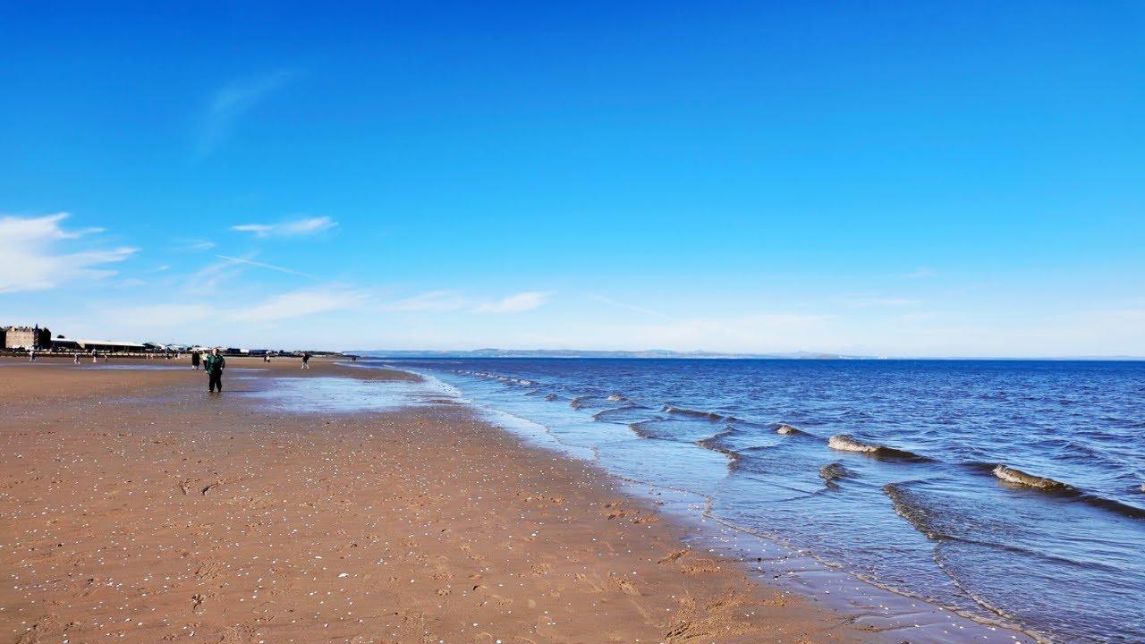 Portobello Beach Walk: Edinburgh’s Seaside Escape