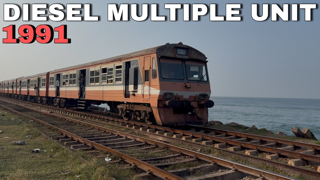 Diesel Multiple unit Class S8 Old train 🚂 and morning beautiful Sea 