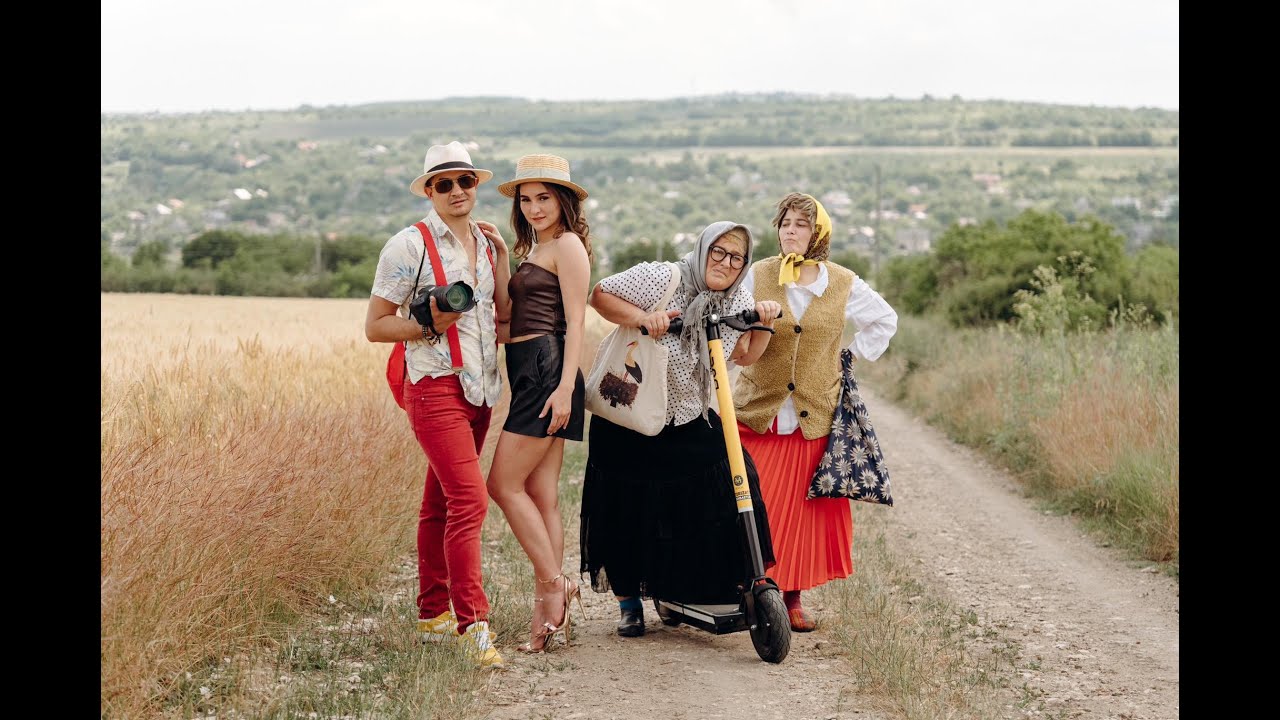 ,, Voi tot umblați cu foto-filmatul! “