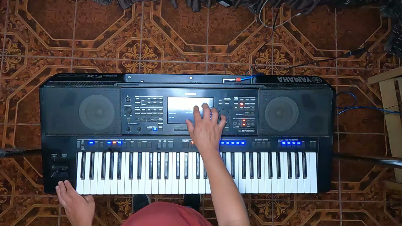 CREANDO RITMO HUAYNO TIPO BANDA