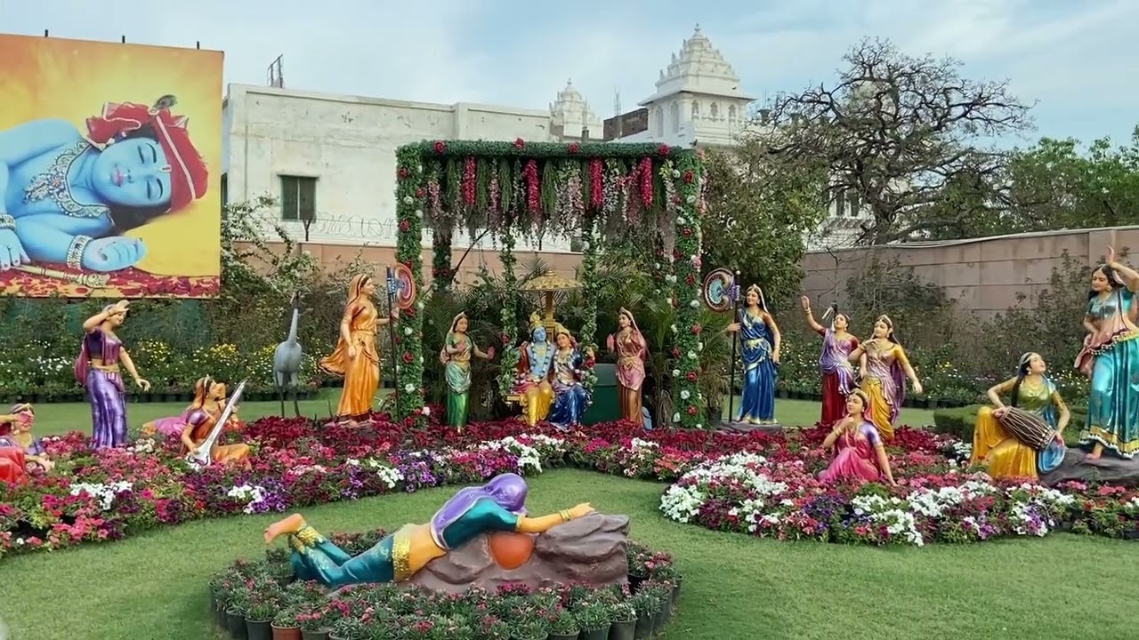 Prem Mandir - Vrindavan #premmandir #vrindavan #mathura #krishna #radhekrishnaa #love #explore.