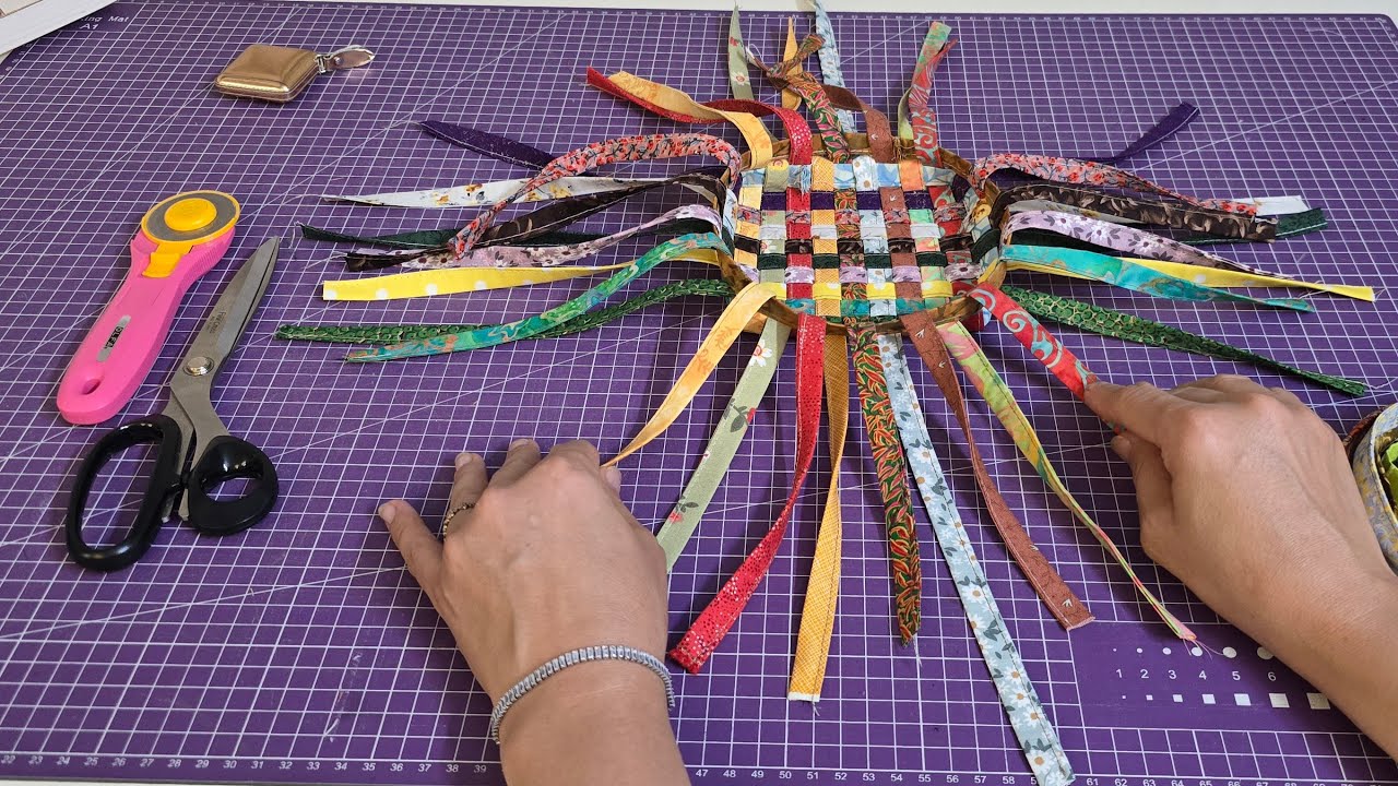 Unbelievable amazing idea for using your colourful scrap strips even as a gift 🎁