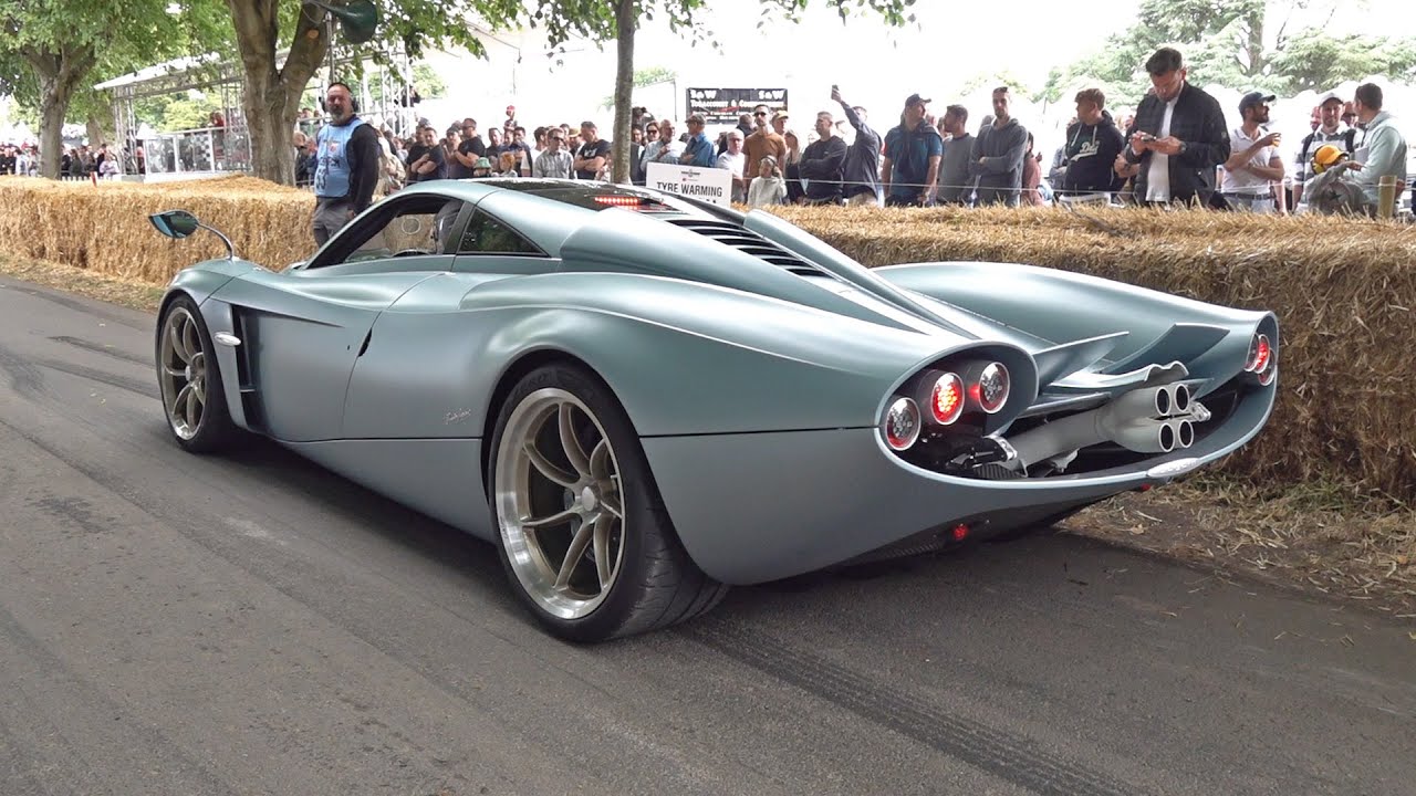 $7.4 Million Pagani Huayra Codalunga - Start, LOUD Revs & Accelerations @ Goodwood Festival of Speed