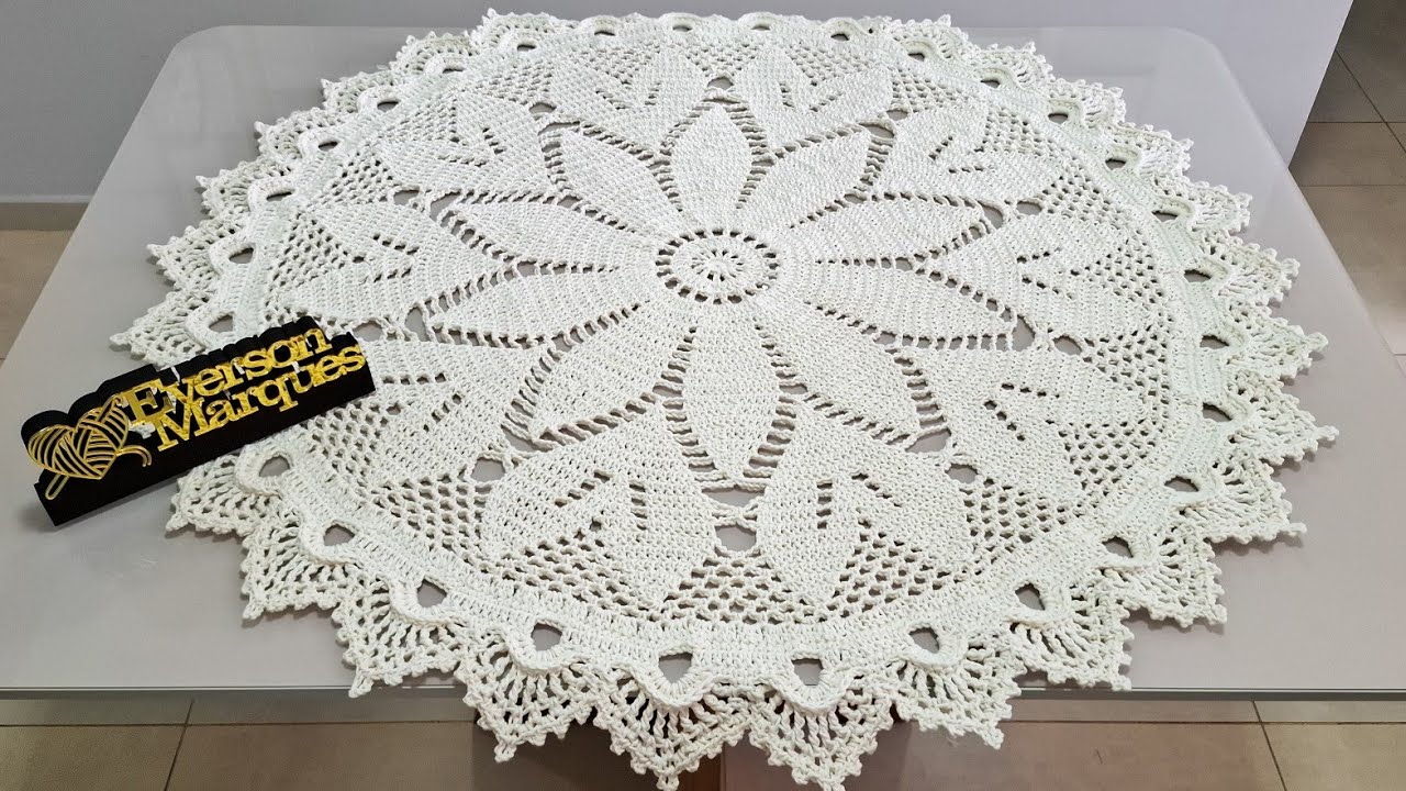 📢 TAPETÃO DE SALA FLOR E CORAÇÕES MODIFICADO COM BICO RUSSO. 🥰 PASSO A PASSO. ❤️ #crochet