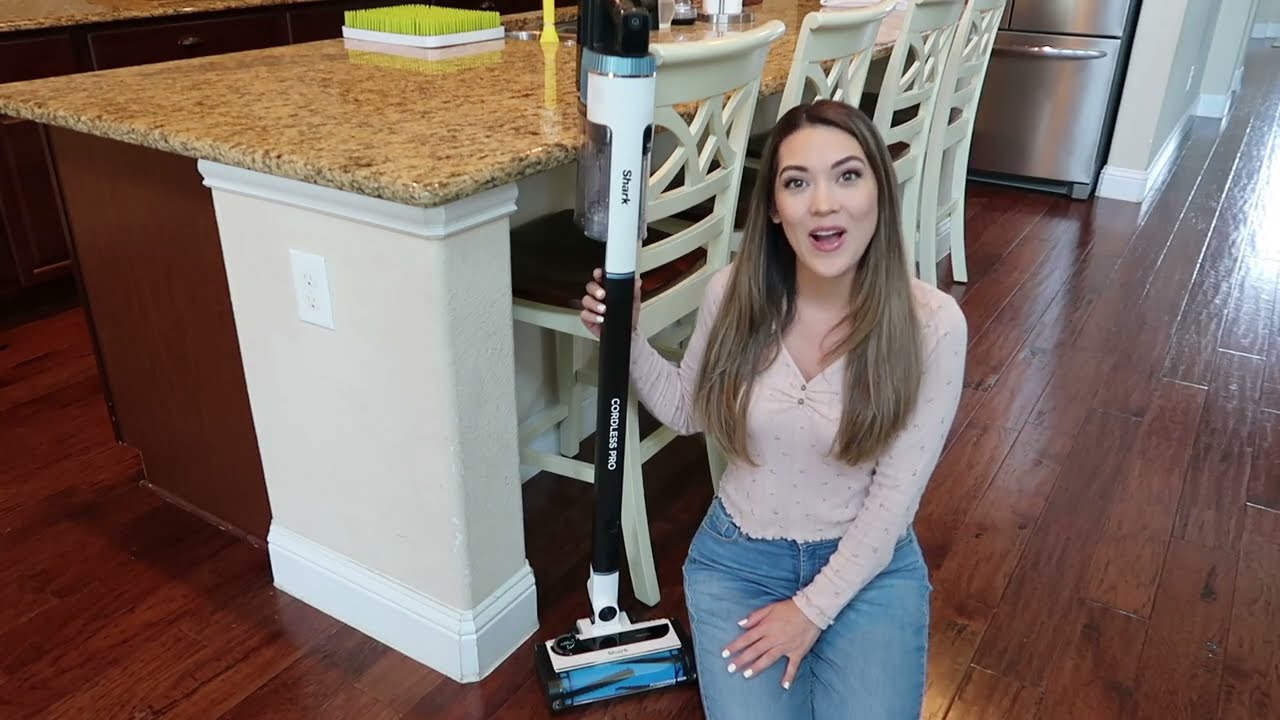 Getting Started with your Shark&reg; Cordless Pro with Clean Sense IQ