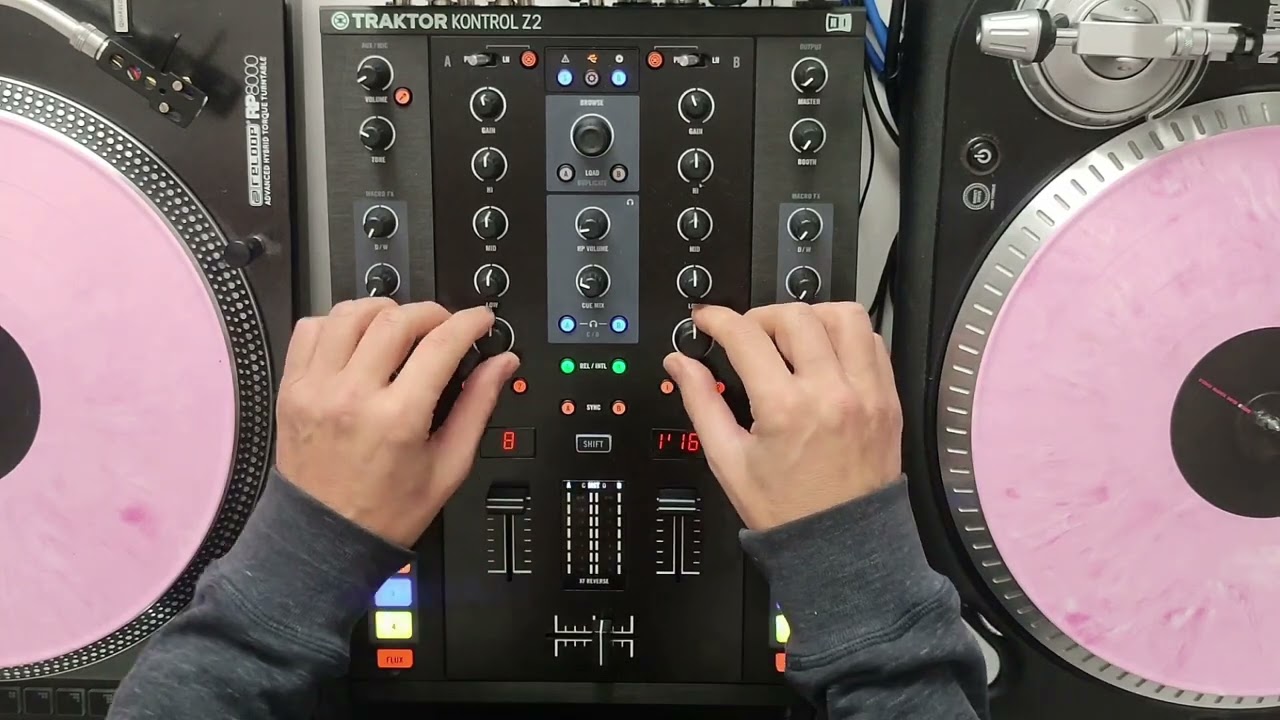 Vale la pena el Mezclador Traktor Kontrol Z2 en el 2023?