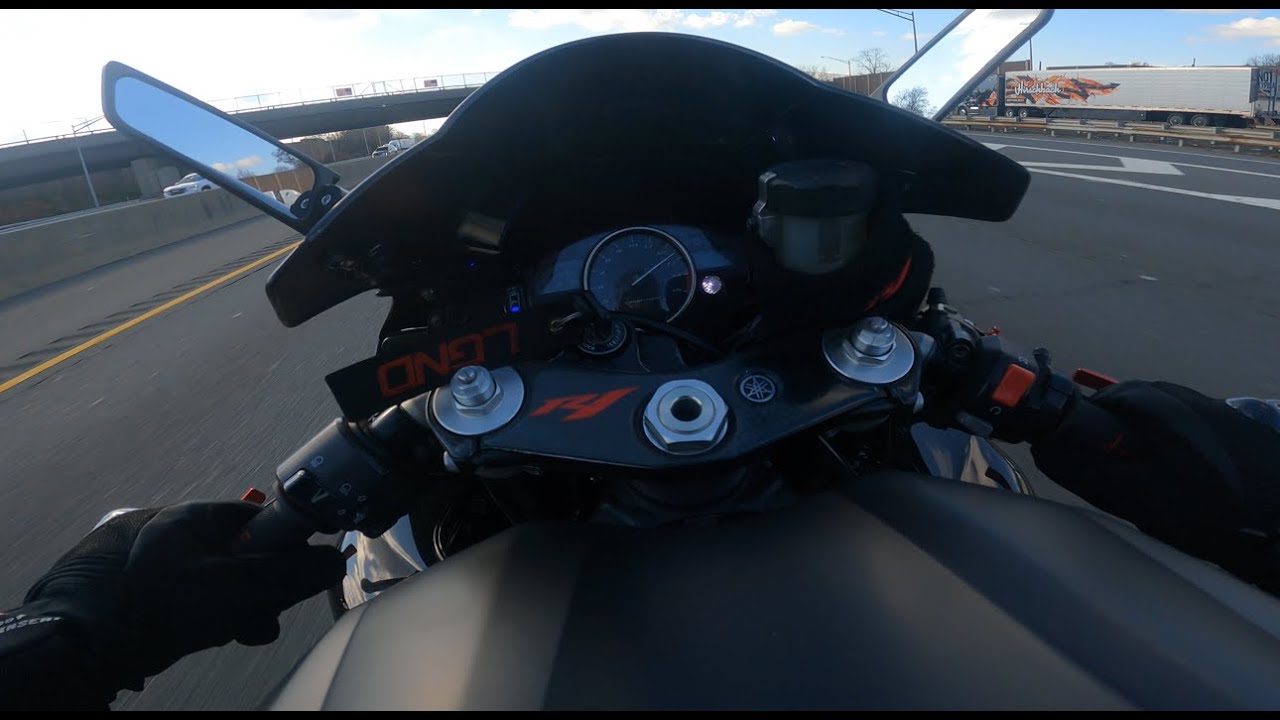 Yamaha R1 Pure Sound RAW | BROOKLYN TO I95 SPEED RUN