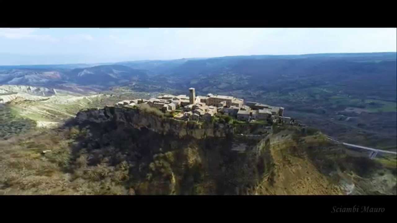 In Volo su Civita di Bagnoregio.....
