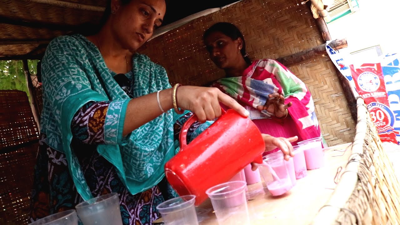 Summer Special Strawberry Milkshake For People | Amazing Food Zone