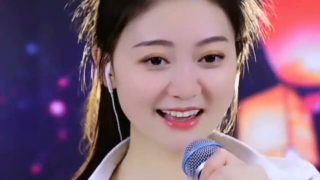 柳欢欢演唱《爱情就像一场梦》