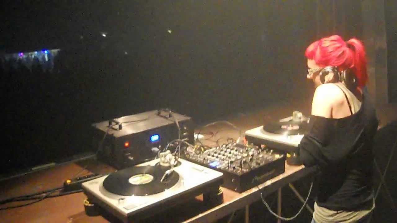 CAPODANNO 2012-2013_MAGNETIK WINTER NYE - Beat Kouple_Ingrid dj-set a mezzanotte..BUON 2013!