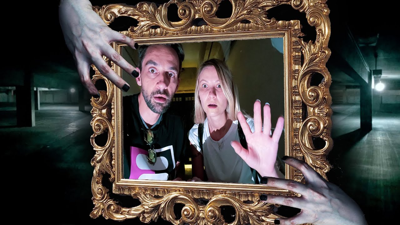 C'E' UN FANTASMA NELLO SPECCHIO ** SCONVOLTI **