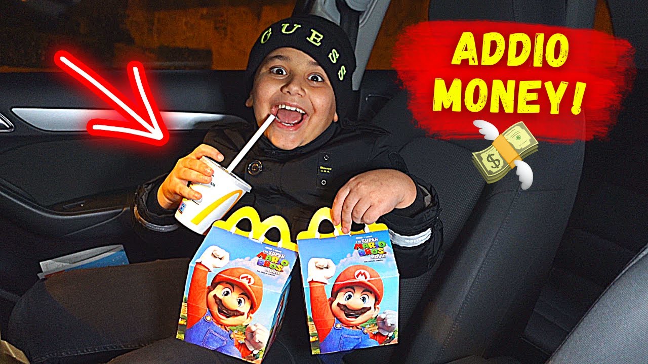 MANU MI FA COMPRARE TUTTO IL MCDONALD'S!! *addio money*