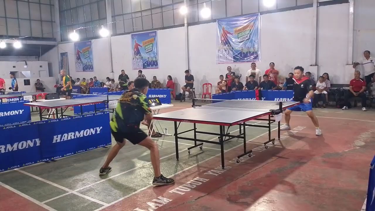 Semi final Ko Alfred vs Hiskia (tunggal 1)Turnamen Tenis Meja beregu Umum Piala walikota Tomohon 