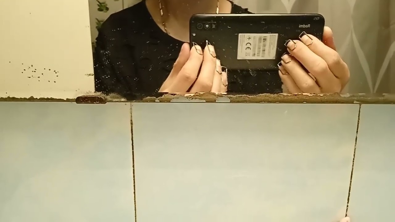 Triggers Tapping ASMR/I'M BACK (Lofi asmr) Tapping and scratching on my phone 🤳