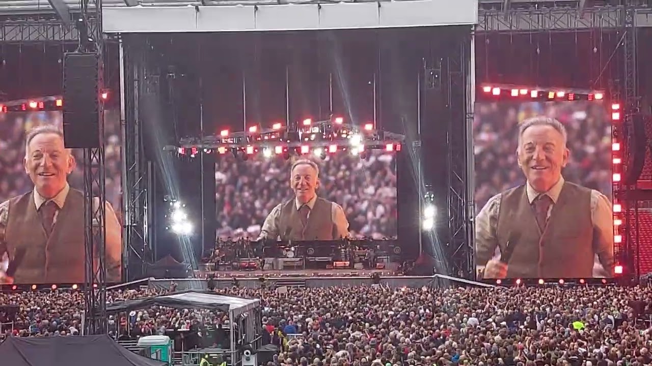 Bruce Springsteen Promised Land /Hungry heart. Liverpool 4.6.25