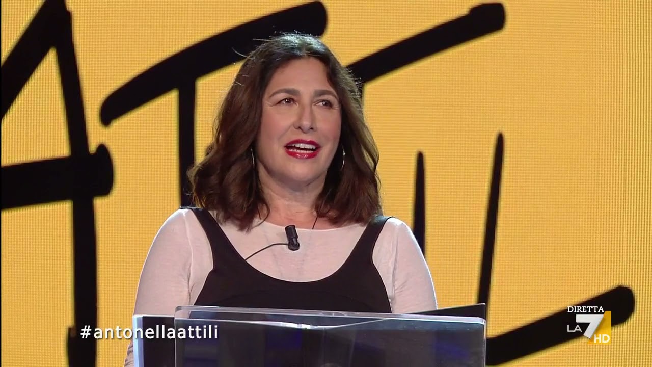 Il monologo di Antonella Attili: 'Grillo mio'