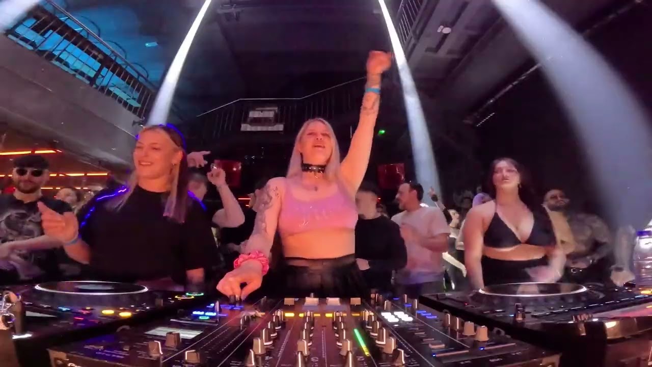 ALAADDIN VS JULES DEVI @RaveWar DJ - BATTLE @CLUB SAMS