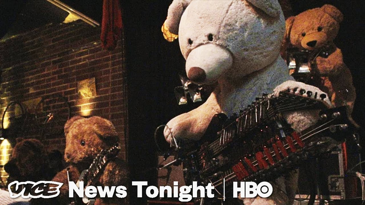 This Guy Built A Teddy Bear Robot Band Because He Hates Playing With Humans (HBO)