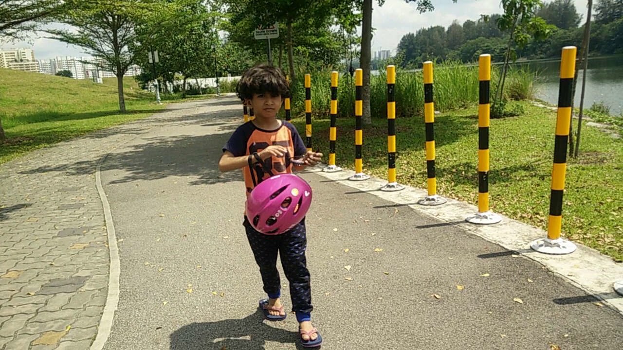 Cycling in Singapore waterway point