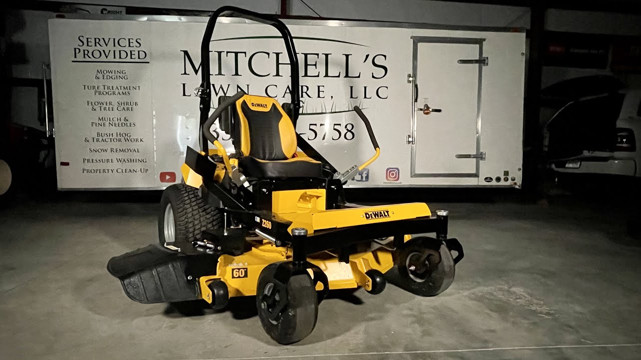 NEW MOWER IN THE FLEET! DEWALT Z260 Walk-Around!