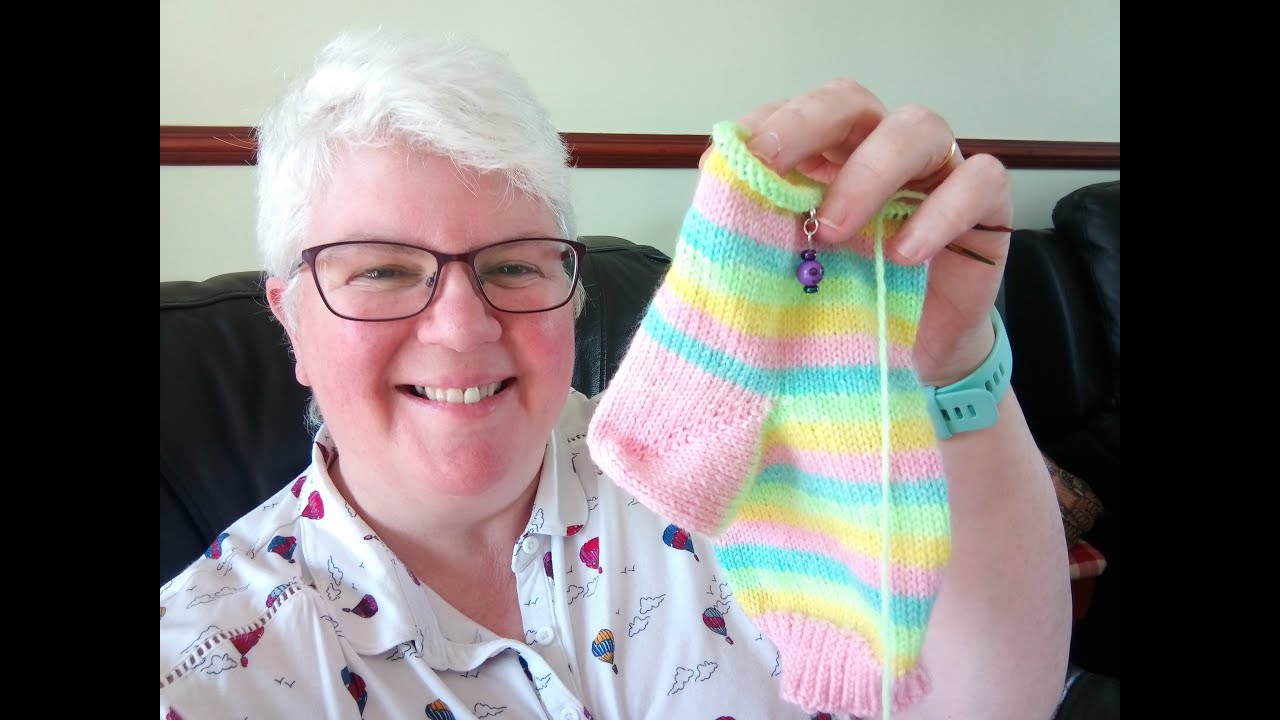 #knittingpodcast     #acrossthepondshawlkal       Episode #13.    WOW it’s HOT!!!!