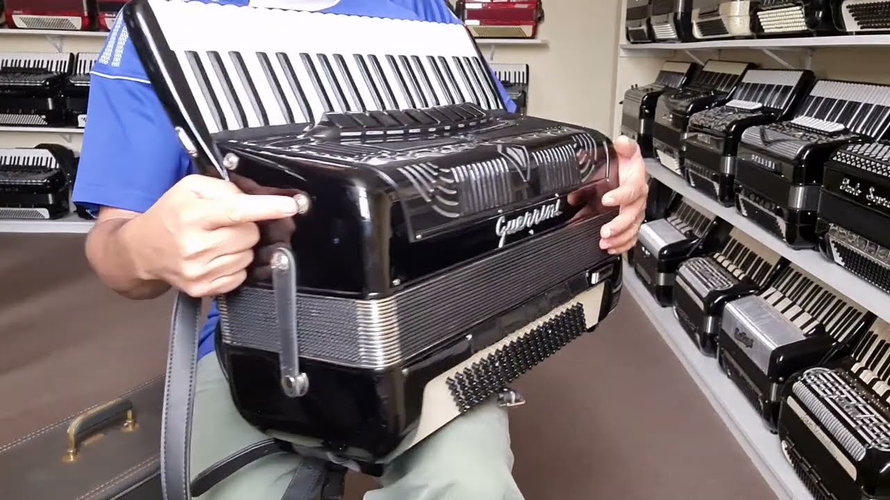 (VENDIDA) Acordeon 120 baixos Guerrini 4ª de voz (Dupla Ressonância)