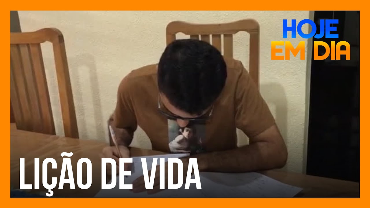 Jovem diagnosticado com autismo passa em primeiro lugar em medicina
