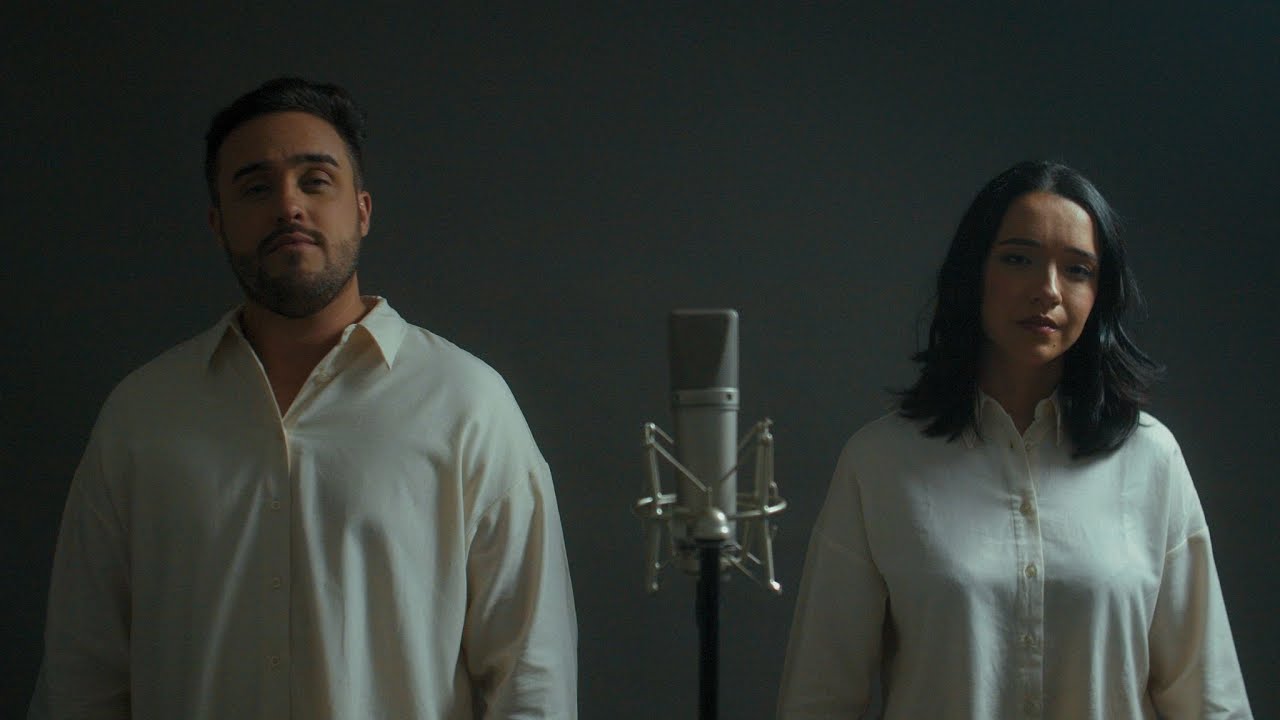 FLORES - Pedro Valen&ccedil;a e Paula Schneider (V&iacute;deo Oficial)