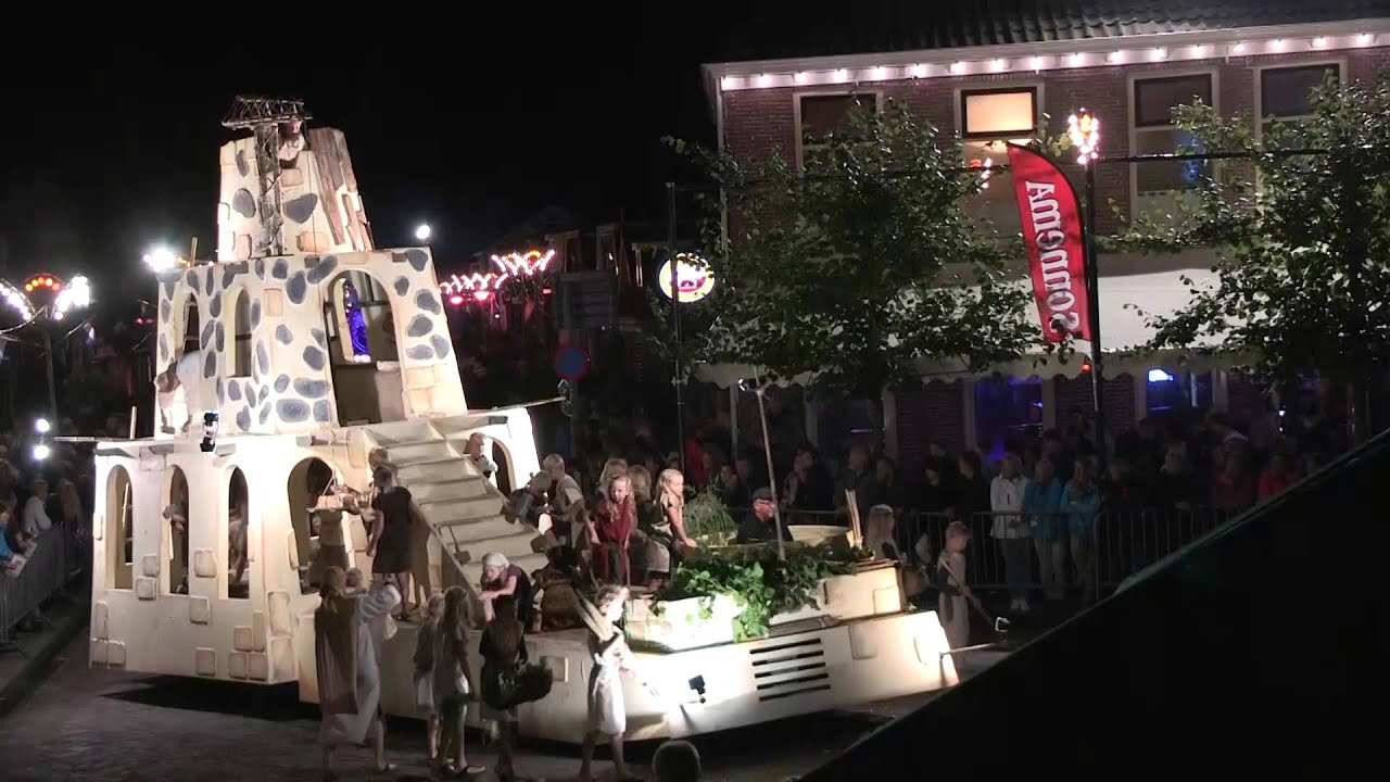 65e Allegorische Optocht 3 september 2015 Sint Nicolaasga Avond