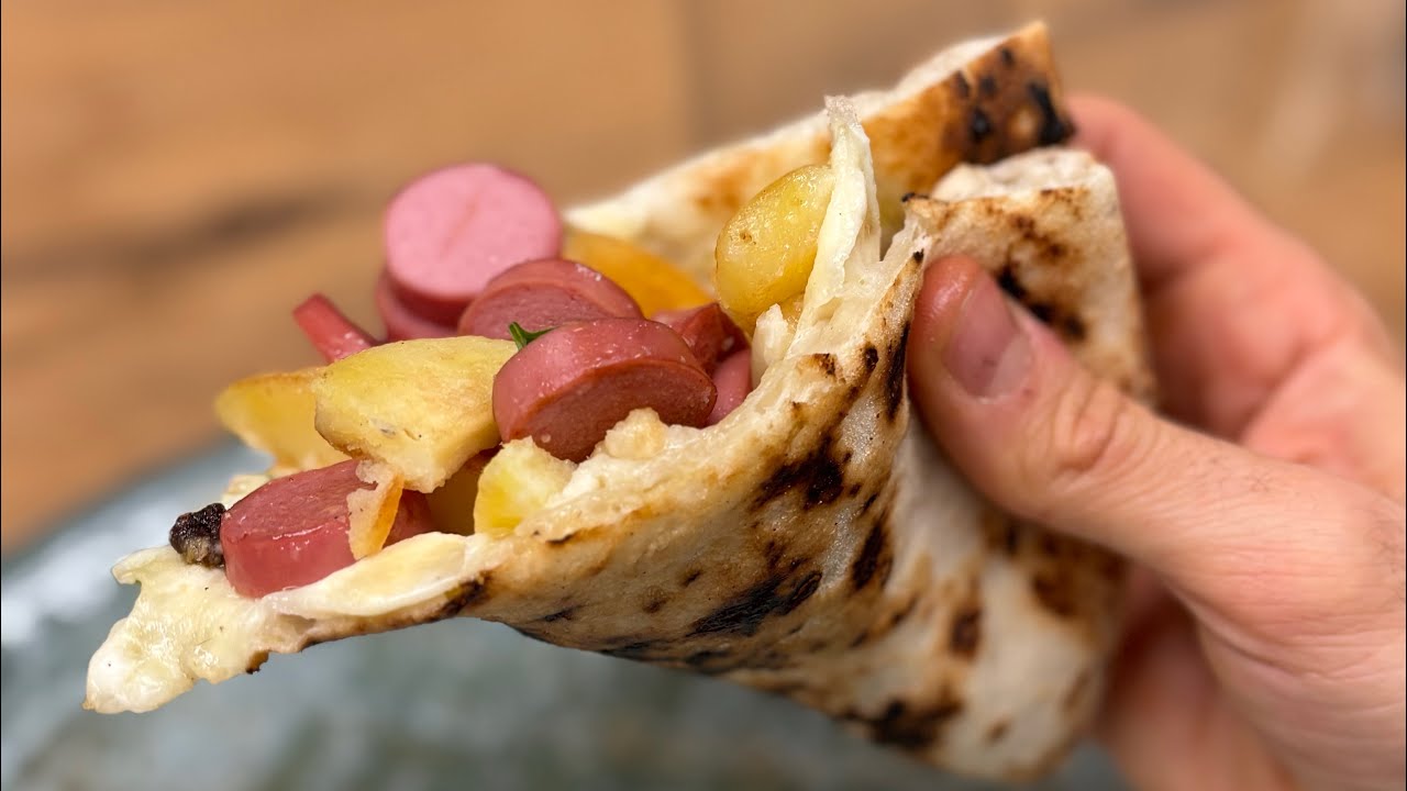 Pizza homemade con patatine fritte e w&uuml;rstel | Effeuno P134h 