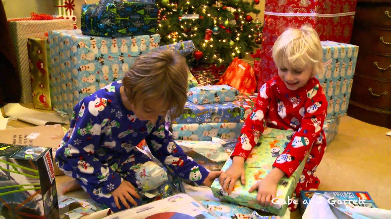 Christmas Morning 2013 - Gabe and Garrett Opening Presents!