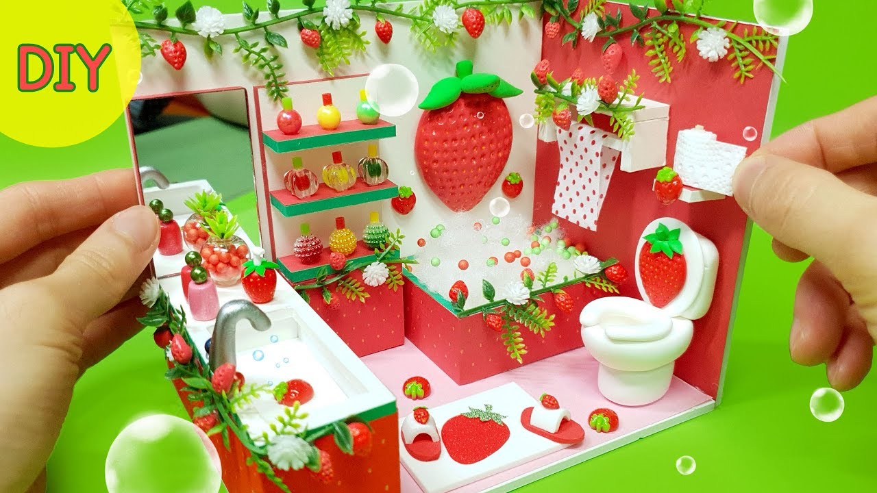 DIY Miniature Dollhouse -  Strawberry bathroom decor !