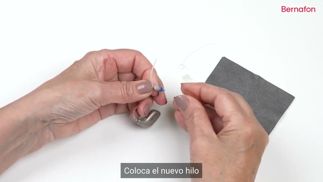 Cómo sustituir el hilo de sujeción en los audífonos Bernafon Encanta miniRITE
