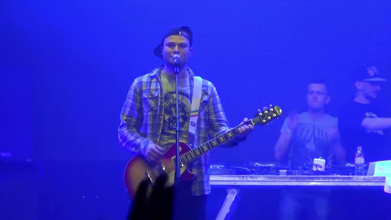 Макс Корж - Тает дым (MSK. LIVE)