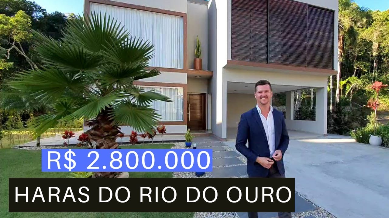 Fique em casa, nessa bela casa em Balneário Camboriú . R$ 2,8 milhões