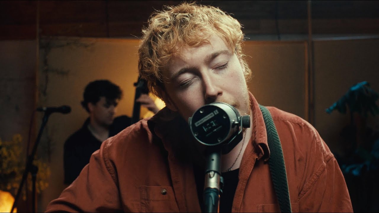 Blair Davie - Wouldn't Be Right [Live At Middle Farm Studios]