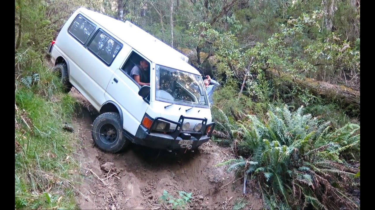 L300 Delica 4WD 4x4 van hardcore in the Otways