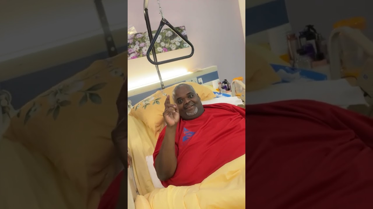 زيارة الفنان شعبان عباس في المستشفى في الرياض