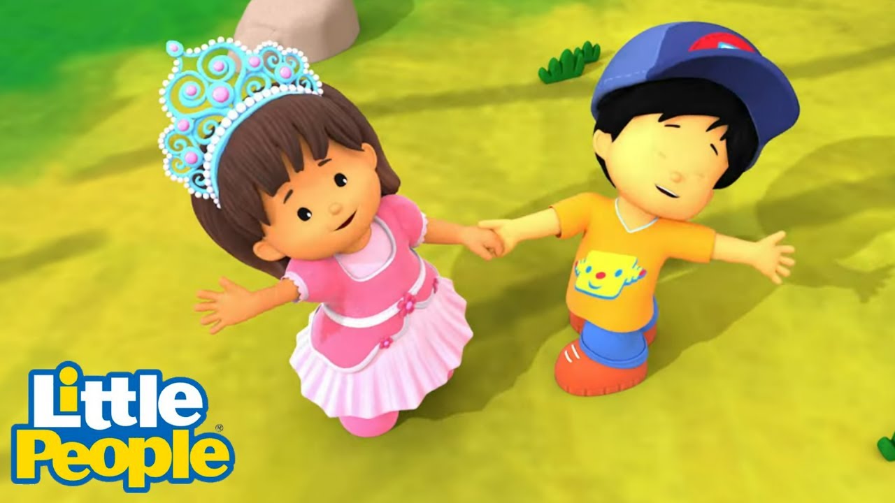 Little People | Ep 50 | Delivering Happiness // Castaway Capers