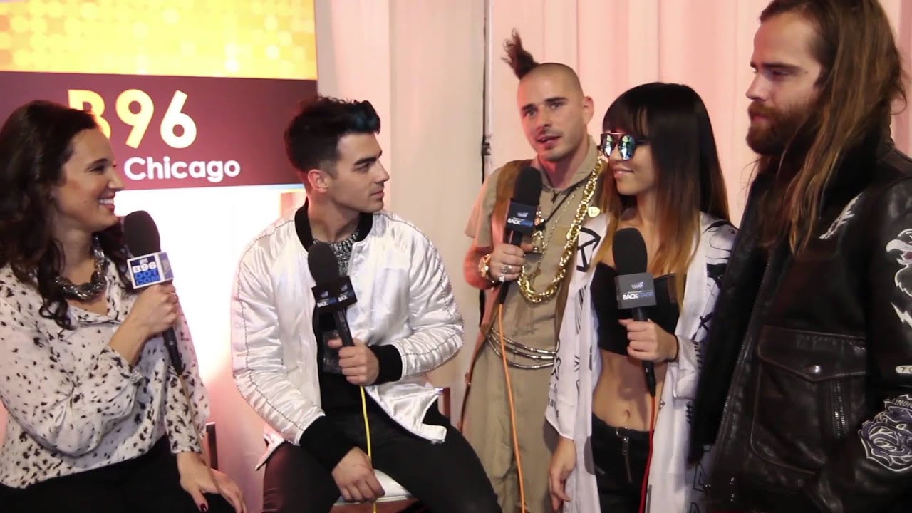 DNCE  Backstage At The AMAs