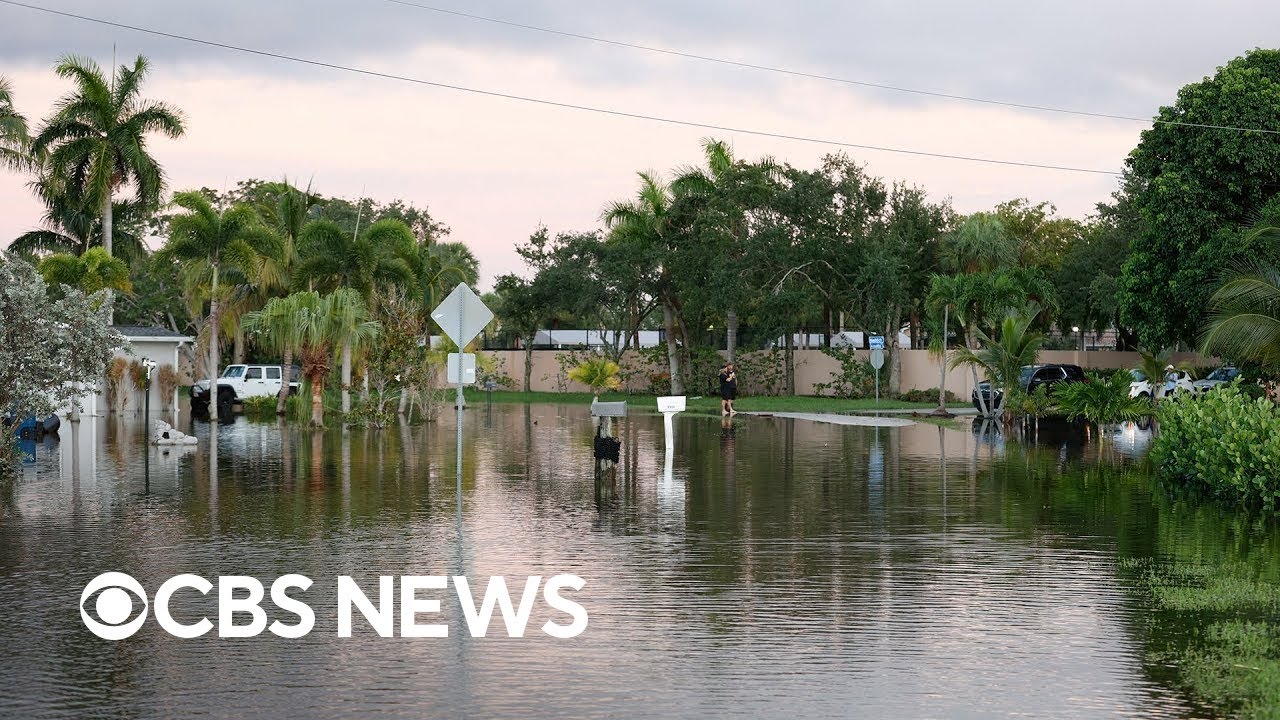 Historic rainfall, floods in Florida leave at least 2 people dead