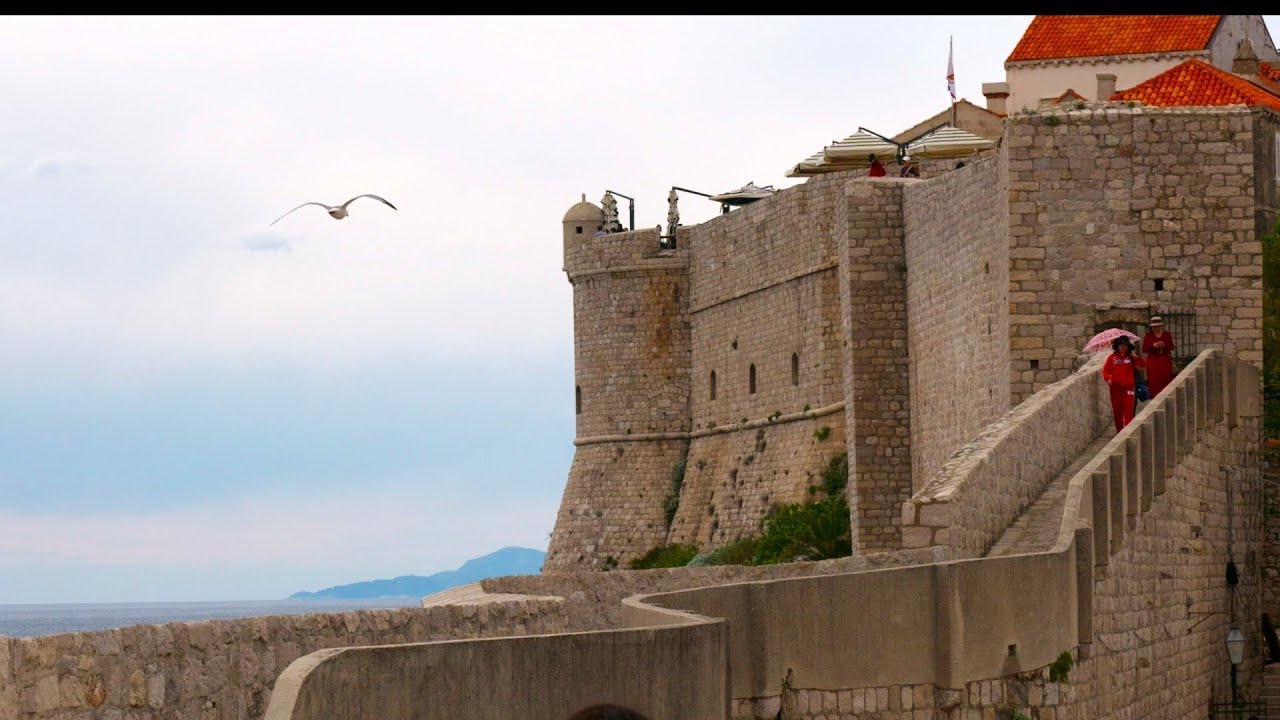Dubrovnik Stadtmauer Rundgang: Atemberaubende Aussichten und historische Einblicke