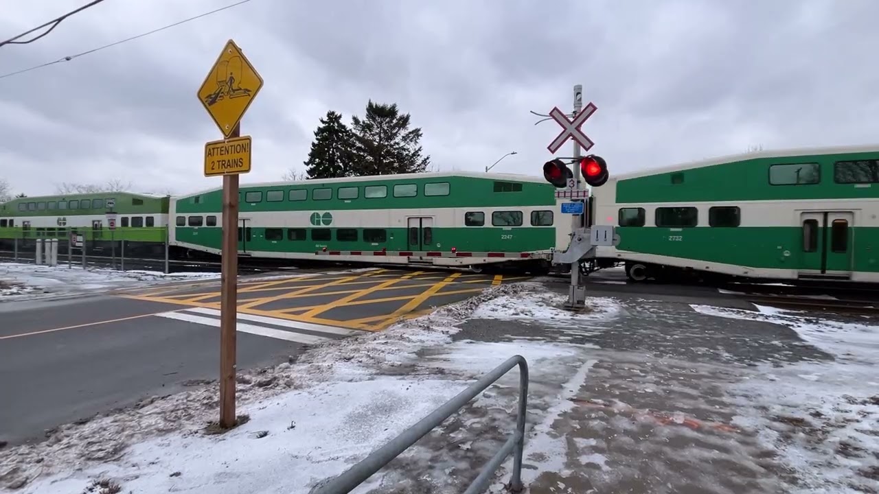 2 Trains | Railroad Crossing | Revus Ave, Mississauga, ON