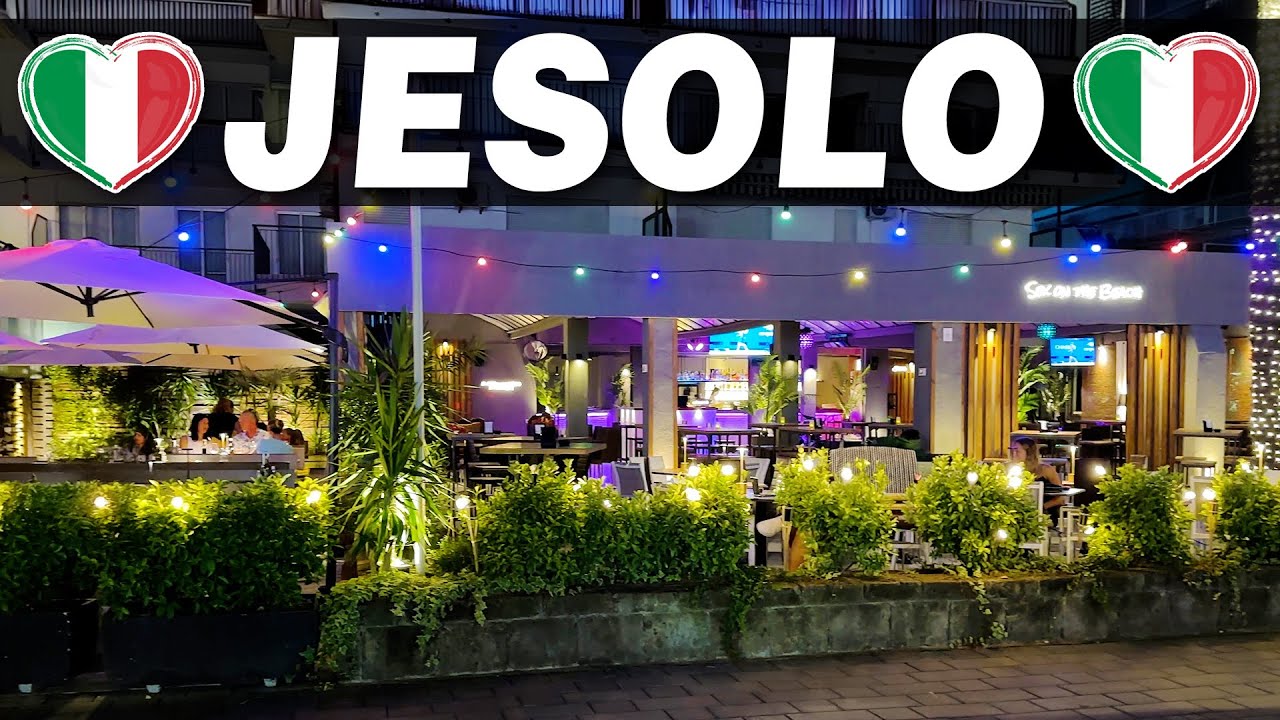 LIDO DI JESOLO | Night Walk 4K | Beautiful Shops, Restaurants & Lights ASMR