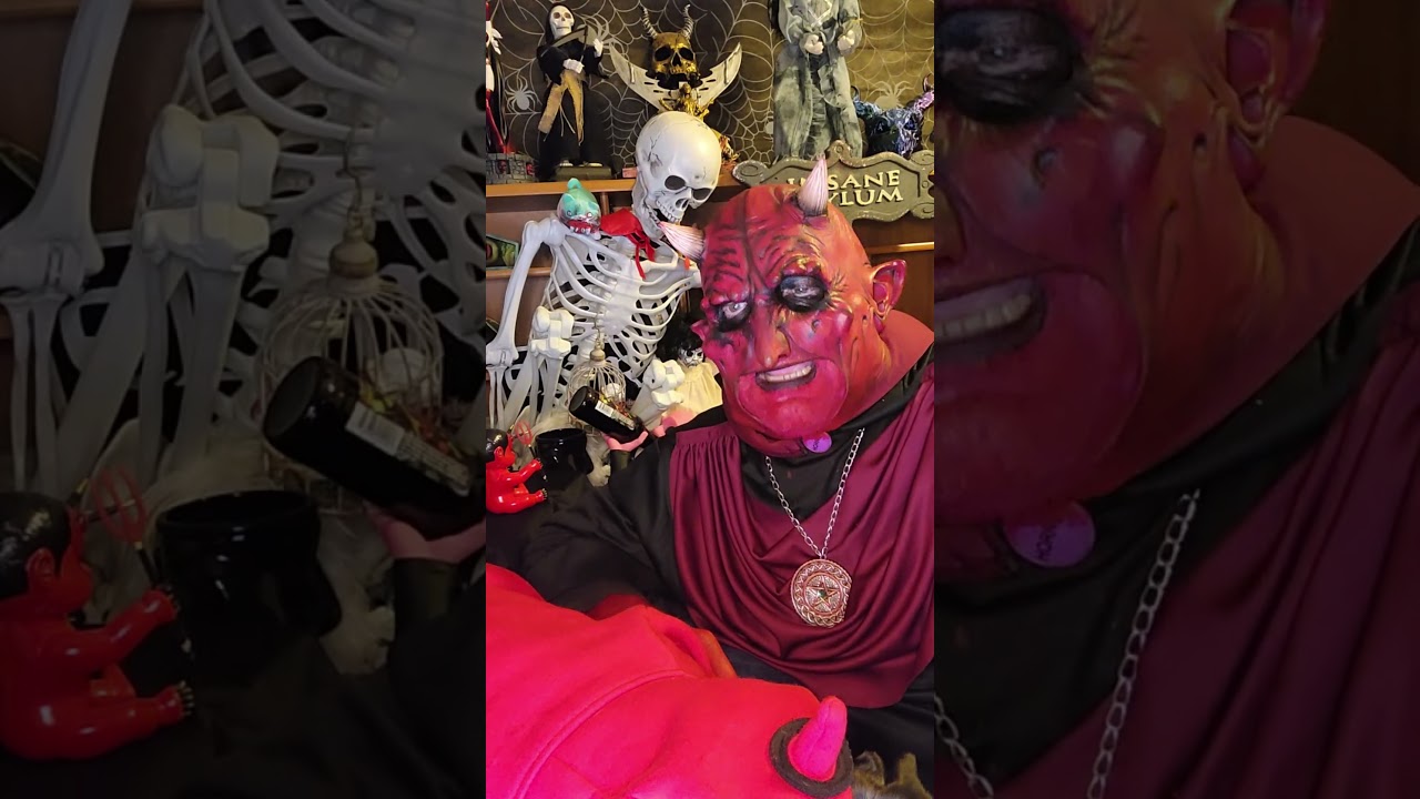 Horror Host - Crematia Mortem