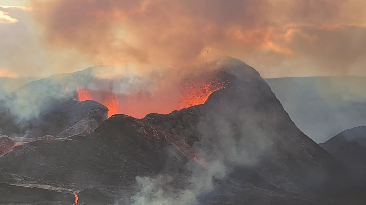 Climbing Stórihrútur 🌋 Big Ram on June 2, Volcano vistas