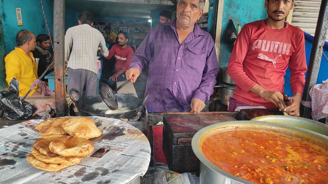 रीवा का सबसे सस्ता खाना काफी  house 🏠 ke सामने अशोक होटल में पूरी सब्जी ₹20 प्लेट चावल
