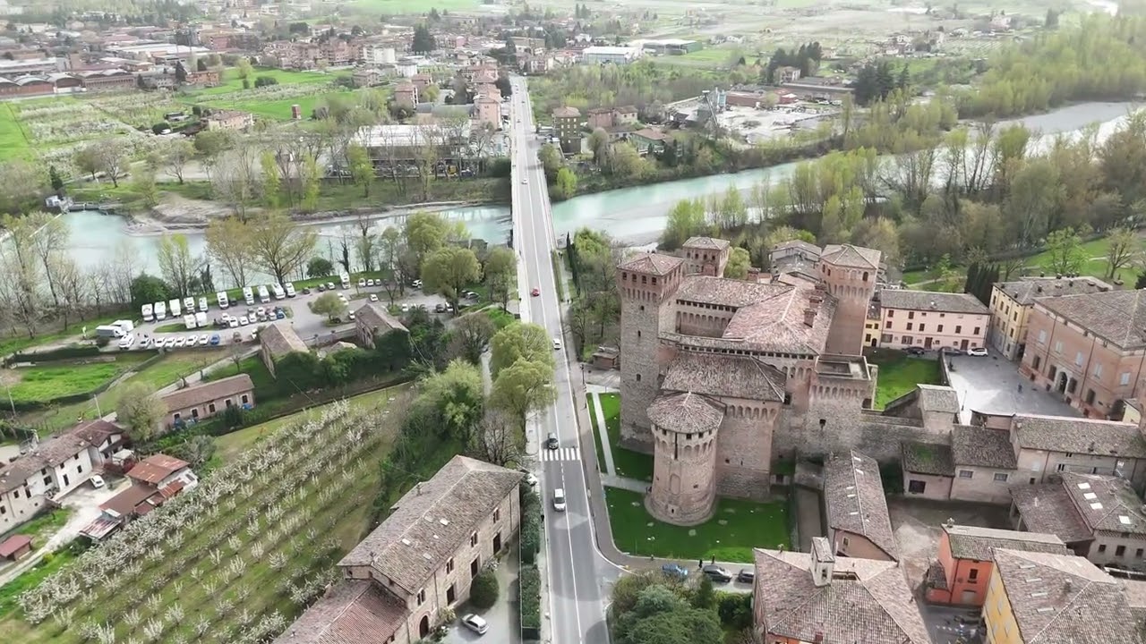 Citt&agrave; di Vignola (Modena) Italy - Castello e fiume Panaro