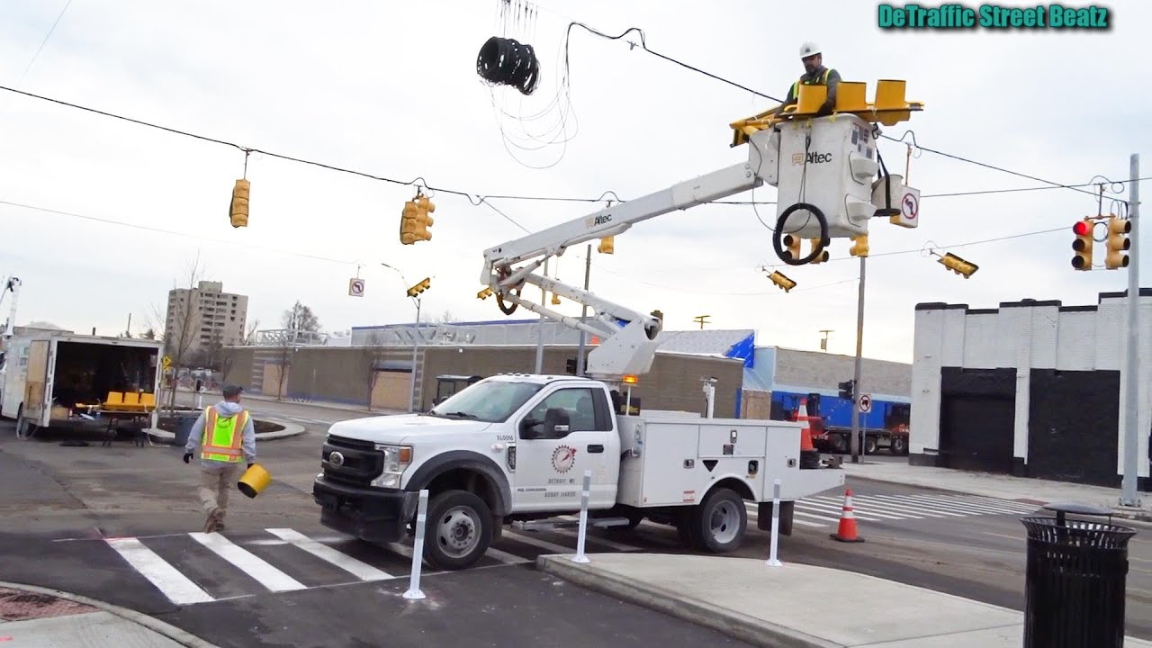 Traffic Lights Installation Before Upgrade | Dexter & Elmhurst